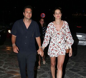 ana-beatriz-barros-and-karim-el-chiaty-night-out-in-mykonos-07-09-2019-6.jpg