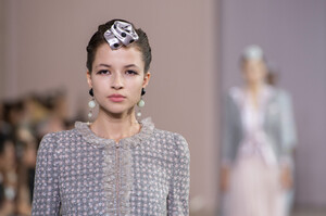 armani-prive-hc-atm-rf19-0393.thumb.jpg.39d4c365040d20094550e7b4a90584f6.jpg