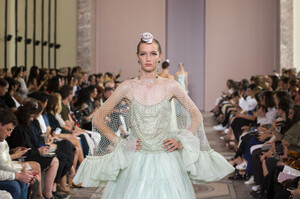 armani-prive-hc-atm-rf19-0594.thumb.jpg.b579dadcfed0cbd943fb5acf7a6e0b29.jpg