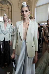armani-prive-hc-bks-v-rf19-4231.thumb.jpg.50bae26829eb481cc9f70206c68f6dcd.jpg