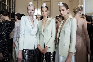 armani-prive-hc-bks-v-rf19-4284.thumb.jpg.e8d88c5e0f9d04459cf837b5aec85fd8.jpg