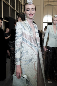 armani-prive-hc-bks-v-rf19-4307.thumb.jpg.abf1709a231113f37aa668af1696f1c5.jpg