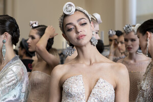 armani-prive-hc-bks-v-rf19-4349.thumb.jpg.f1e0b0b2c25a0e668e50847f00a5b1e7.jpg