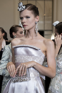 armani-prive-hc-bks-v-rf19-4393.thumb.jpg.6c4bd4939caa9a4a4b6953c3d2937932.jpg