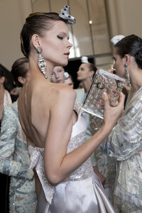 armani-prive-hc-bks-v-rf19-4401.thumb.jpg.532b785ff5c150e33efe90f0c9ca3fec.jpg