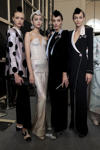 armani-prive-hc-bks-v-rf19-4524.thumb.jpg.5a2a965043fd1fd35100c63df22d4e29.jpg