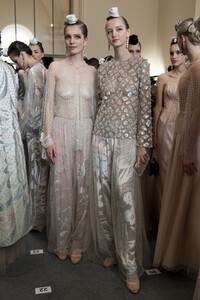 armani-prive-hc-bks-v-rf19-4544.thumb.jpg.12944ba207000cd6ad043976eb626beb.jpg
