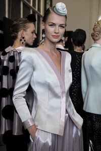 armani-prive-hc-bks-v-rf19-4573.thumb.jpg.5aaaf6371333d28308a59dea5ad629b3.jpg
