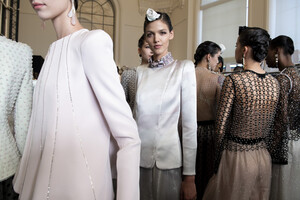 armani-prive-hc-bks-v-rf19-4664.thumb.jpg.7a0bc0046b97ca8d4ce4bd5678acf28b.jpg