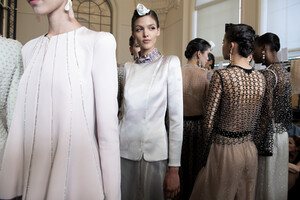 armani-prive-hc-bks-v-rf19-4665.thumb.jpg.3bfe8c512f7510555b6c514f0c536f10.jpg