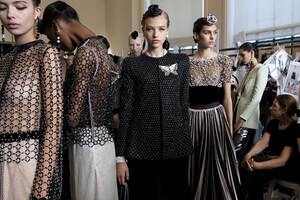armani-prive-hc-bks-v-rf19-4942.thumb.jpg.0980303cd4f684be24ac1dd604f96038.jpg