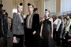 armani-prive-hc-bks-v-rf19-4971.thumb.jpg.03f9b89d6b1f640250782960c2c7c998.jpg