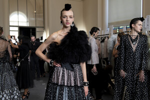 armani-prive-hc-bks-v-rf19-5105.thumb.jpg.3e29948762c379870655da4a95bde738.jpg