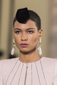 armani-prive-hc-clp-rf19-4915.thumb.jpg.d7401854cb6b2a8b5979c134bff55a0d.jpg