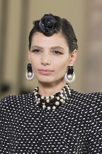 armani-prive-hc-clp-rf19-4976.thumb.jpg.17d677070bd16d0ea2f005bed2f46f9c.jpg