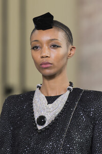 armani-prive-hc-clp-rf19-5005.thumb.jpg.d53dfc566c21f80d03ba09c0be4bcc80.jpg