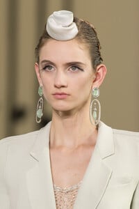 armani-prive-hc-clp-rf19-5106.thumb.jpg.c96f17d6c974d0ec99e87ff2442fae33.jpg