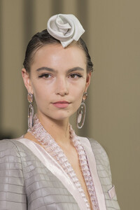 armani-prive-hc-clp-rf19-5261.thumb.jpg.59e0622e49b119f9ef754ab2278e9c0d.jpg
