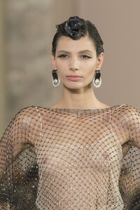 armani-prive-hc-clp-rf19-5481.thumb.jpg.56458afb45d186c0d7248460ebd878f4.jpg