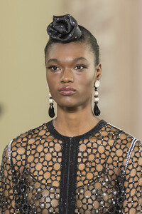 armani-prive-hc-clp-rf19-5507.thumb.jpg.b2f9deb093204e662f4373a6bfccd735.jpg