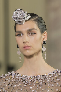 armani-prive-hc-clp-rf19-5531.thumb.jpg.c5511221deafb39561eb8f85b9e9fcd7.jpg