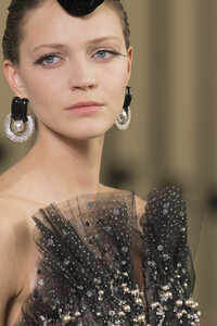 armani-prive-hc-clp-rf19-5731.thumb.jpg.f47214b99d08e087bbb42218d03384e6.jpg