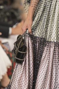 armani-prive-hc-clp-rf19-5789.thumb.jpg.9a1986246fb560e2f0fa35673eb8e5aa.jpg