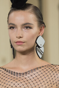 armani-prive-hc-clp-rf19-5798.thumb.jpg.e0cff1ebfa2ac1a798c4108df9177c84.jpg