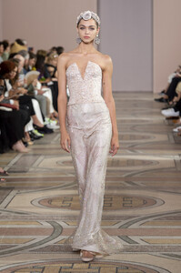armani-prive-hc-rf19-0735.thumb.jpg.e20cfccbe71e66649263e1824c521195.jpg