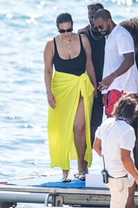 ashley-graham-holiday-in-nerano-italy-07-23-2019-5.jpg