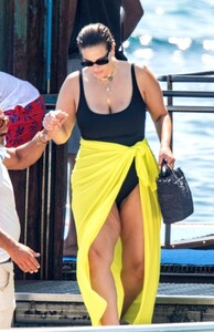 ashley-graham-holiday-in-nerano-italy-07-23-2019-8.jpg