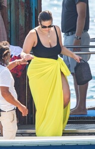 ashley-graham-holiday-in-nerano-italy-07-23-2019-9.jpg