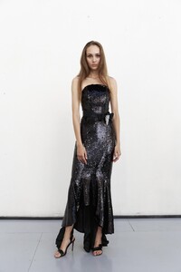 backstage-defile-alexandre-vauthier-automne-hiver-2019-2020-paris-coulisses-53.thumb.jpg.b30a29b08993a6dad2f5eb1b83e21826.jpg
