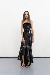 backstage-defile-alexandre-vauthier-automne-hiver-2019-2020-paris-coulisses-55.thumb.jpg.532a8583be450e6bb0282642b4221b96.jpg