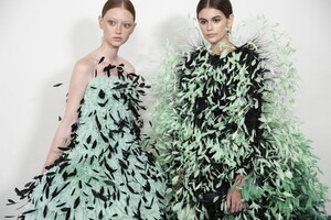 backstage-defile-givenchy-automne-hiver-2019-2020-paris-coulisses-10.thumb.jpg.69b6777e6bfee3aa2a264f1fa5df0db3.jpg