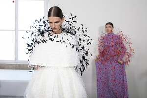 backstage-defile-givenchy-automne-hiver-2019-2020-paris-coulisses-128.thumb.jpg.498cd23cc90cb64830beda09e1fbba33.jpg