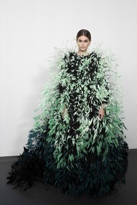 backstage-defile-givenchy-automne-hiver-2019-2020-paris-coulisses-138.thumb.jpg.4f7b1cb3bc25a6ece980e08394bbee93.jpg