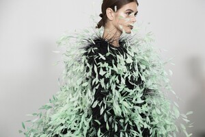 backstage-defile-givenchy-automne-hiver-2019-2020-paris-coulisses-141.thumb.jpg.b3aa1b49cb33350161212f43a2d6cddb.jpg