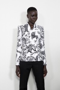 backstage-defile-givenchy-automne-hiver-2019-2020-paris-coulisses-168.thumb.jpg.cb18625a6e8c4df226ce3cb8b95be752.jpg