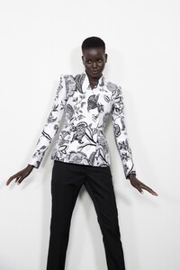 backstage-defile-givenchy-automne-hiver-2019-2020-paris-coulisses-2.thumb.jpg.c261b2099c1b99bbe36b12895269757f.jpg