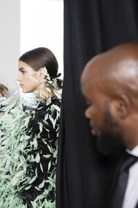 backstage-defile-givenchy-automne-hiver-2019-2020-paris-coulisses-27.thumb.jpg.b1a212e4e481fb2a0534d1b1f5d47de6.jpg