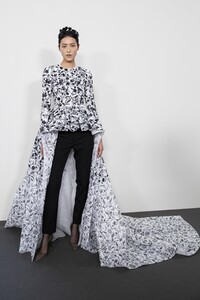 backstage-defile-givenchy-automne-hiver-2019-2020-paris-coulisses-29.thumb.jpg.85aea627f408fde68c0113200ca2a6ca.jpg