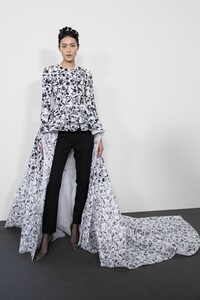 backstage-defile-givenchy-automne-hiver-2019-2020-paris-coulisses-29.thumb.jpg.85aea627f408fde68c0113200ca2a6ca.jpg