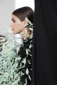 backstage-defile-givenchy-automne-hiver-2019-2020-paris-coulisses-32.thumb.jpg.018ef81b28fc6ac3130e96ec7c741f7a.jpg