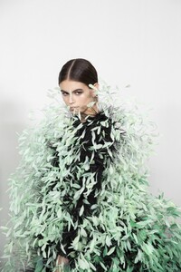 backstage-defile-givenchy-automne-hiver-2019-2020-paris-coulisses-38.thumb.jpg.17794cb0e82f34cc23680790e9a000f8.jpg