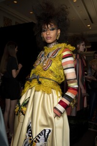 backstage-defile-viktor-amp-rolf-automne-hiver-2019-2020-paris-coulisses-48.thumb.jpg.fbc36804524a125b5afa6bcfaec1b4ae.jpg