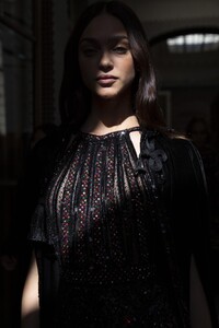 backstage-defile-zuhair-murad-automne-hiver-2019-2020-paris-coulisses-65.thumb.jpg.c53be0bfb4a011626d77c624b91059ad.jpg