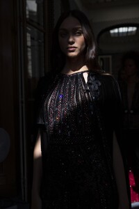 backstage-defile-zuhair-murad-automne-hiver-2019-2020-paris-coulisses-66.thumb.jpg.7943c5d36ae24ded99b02516752b66b3.jpg