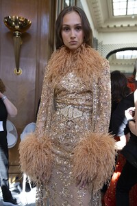 backstage-defile-zuhair-murad-automne-hiver-2019-2020-paris-coulisses-86.thumb.jpg.578c0209636bf707477904ad0b9ab0f7.jpg