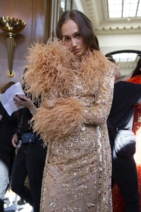 backstage-defile-zuhair-murad-automne-hiver-2019-2020-paris-coulisses-87.thumb.jpg.e579e45d0e28b2b9ee76b0b8435308bf.jpg